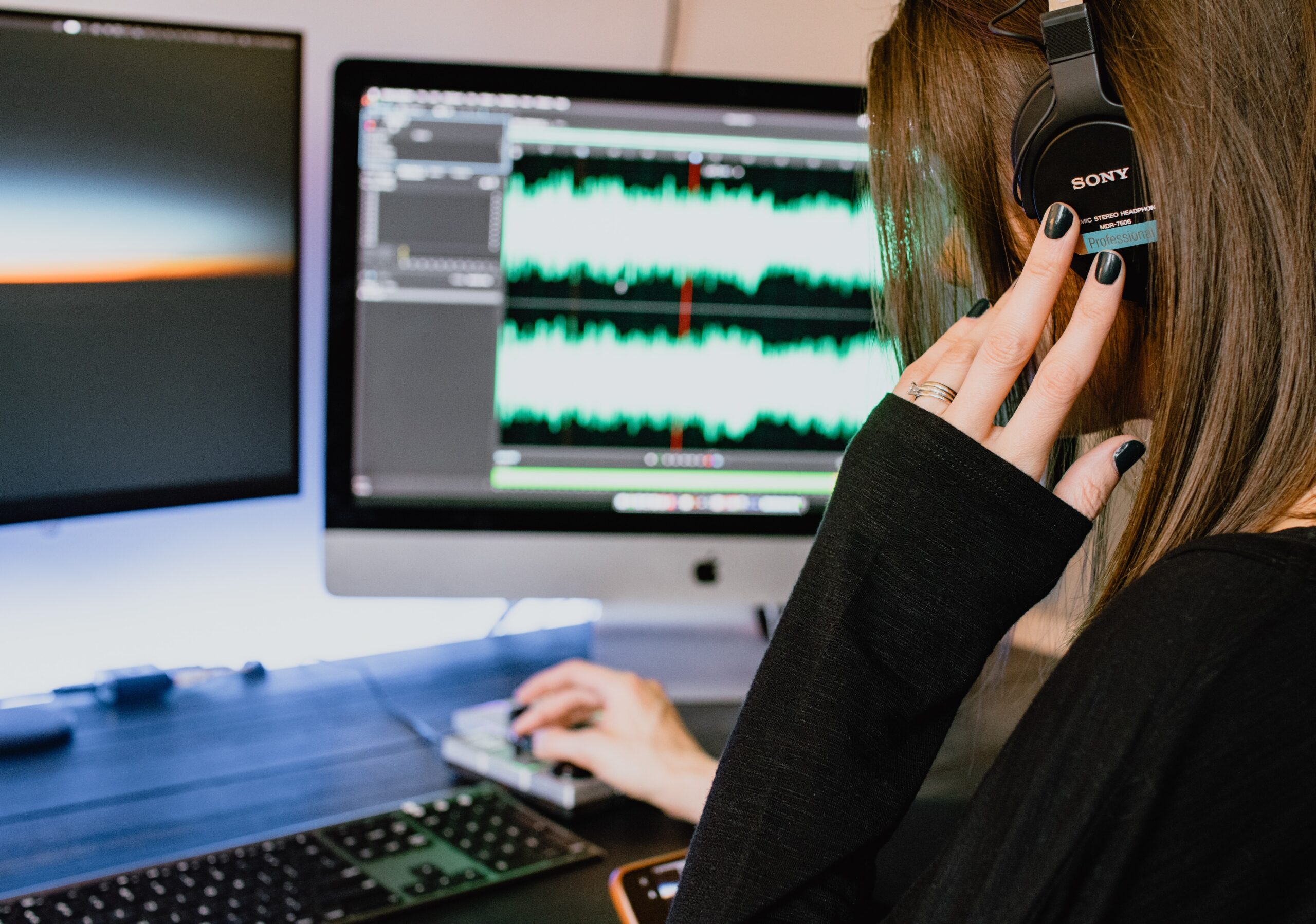 AUDIO & SUBTITLING